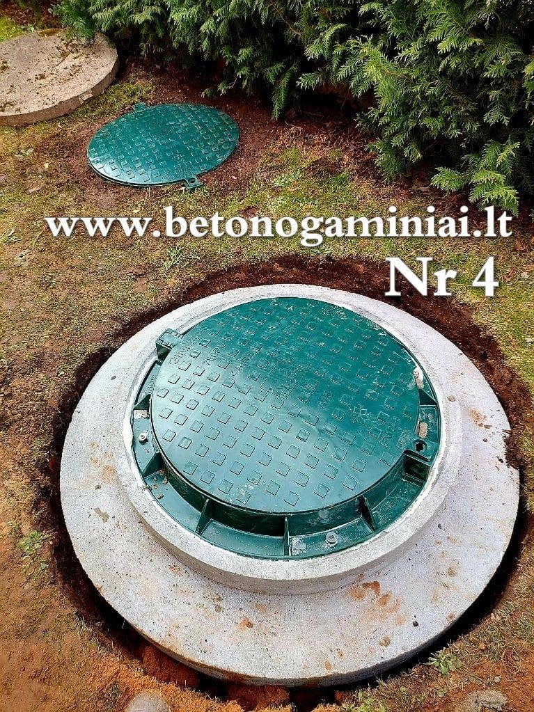 Šulinys su žaliu plastikiniu dangčiu, Nr. 4