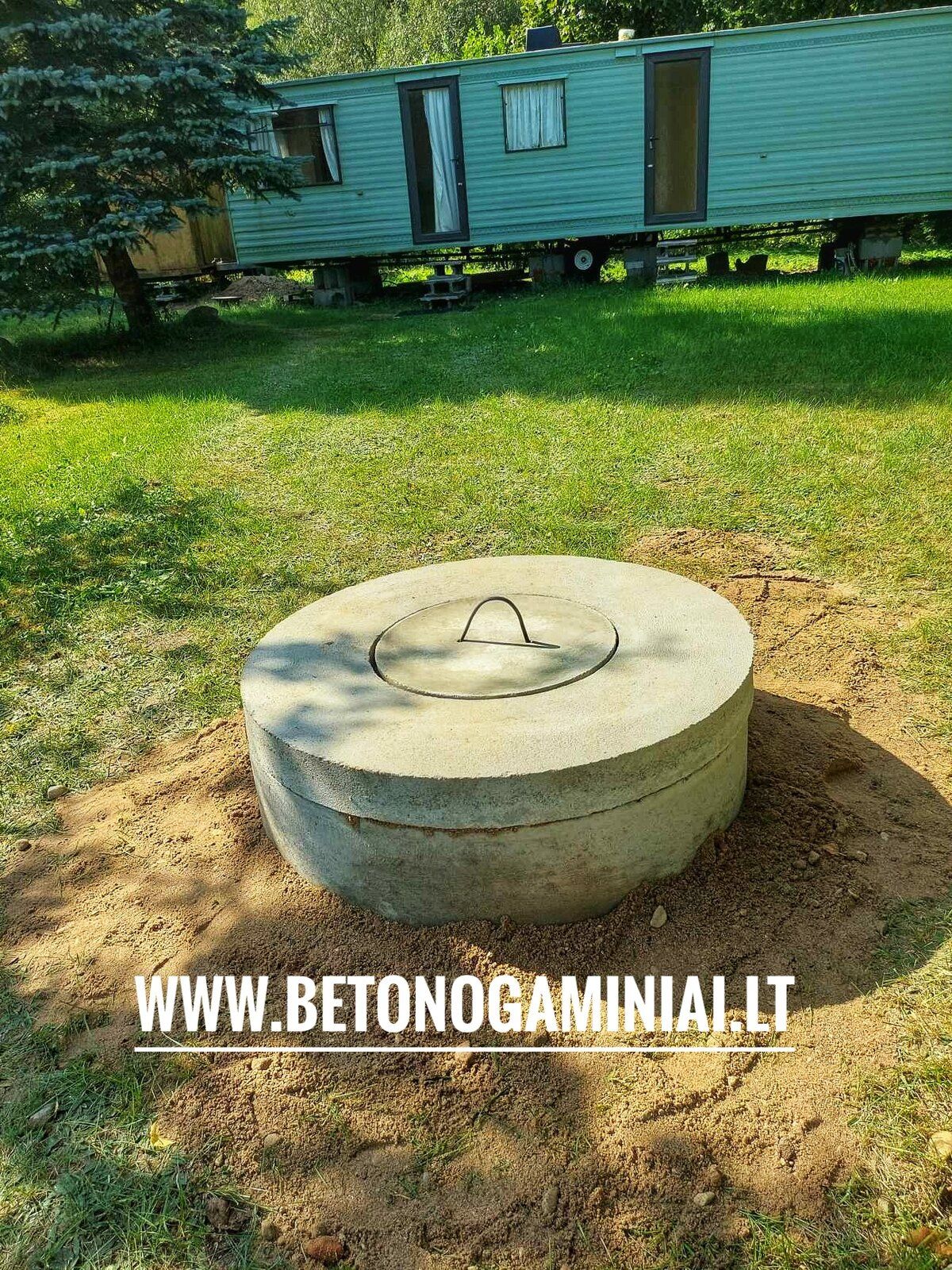 Betoninis dangtis ant šulinio